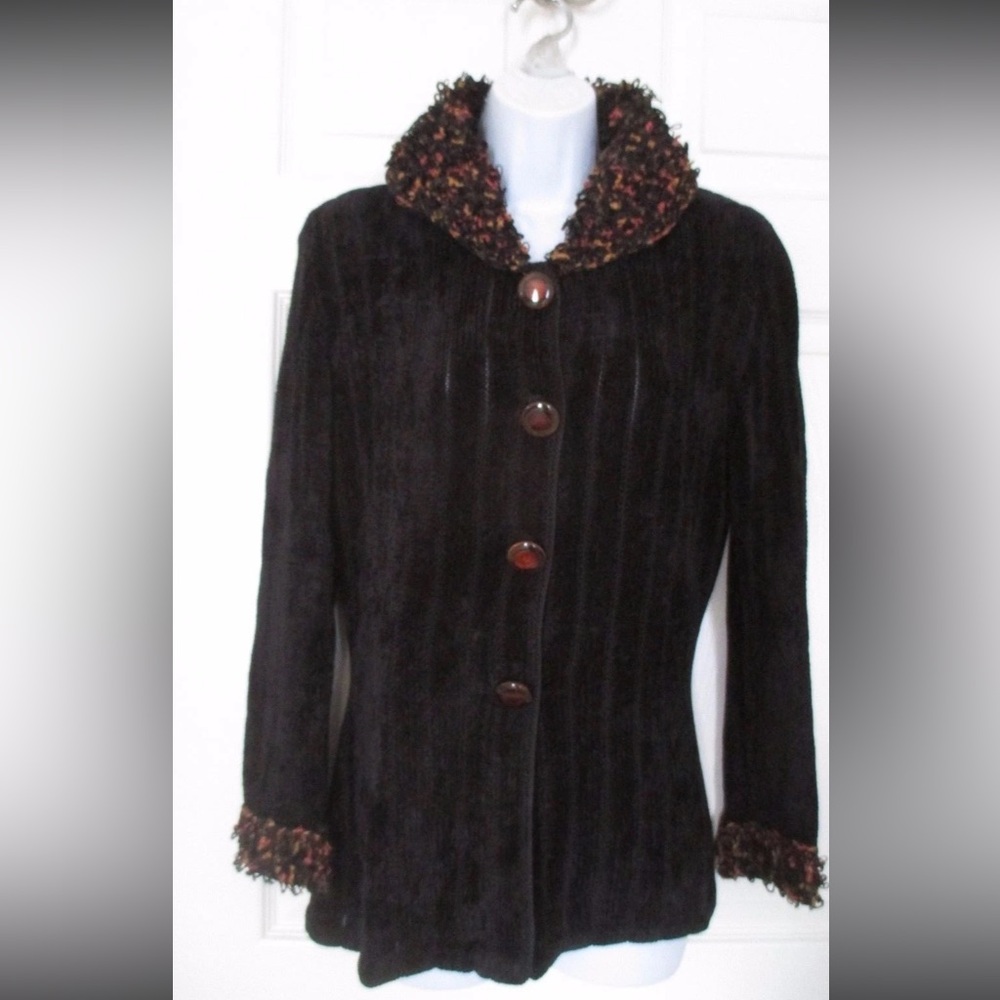 Berek Y2K Elegant Black Women's Wimsigoth Coat with Textured Collar